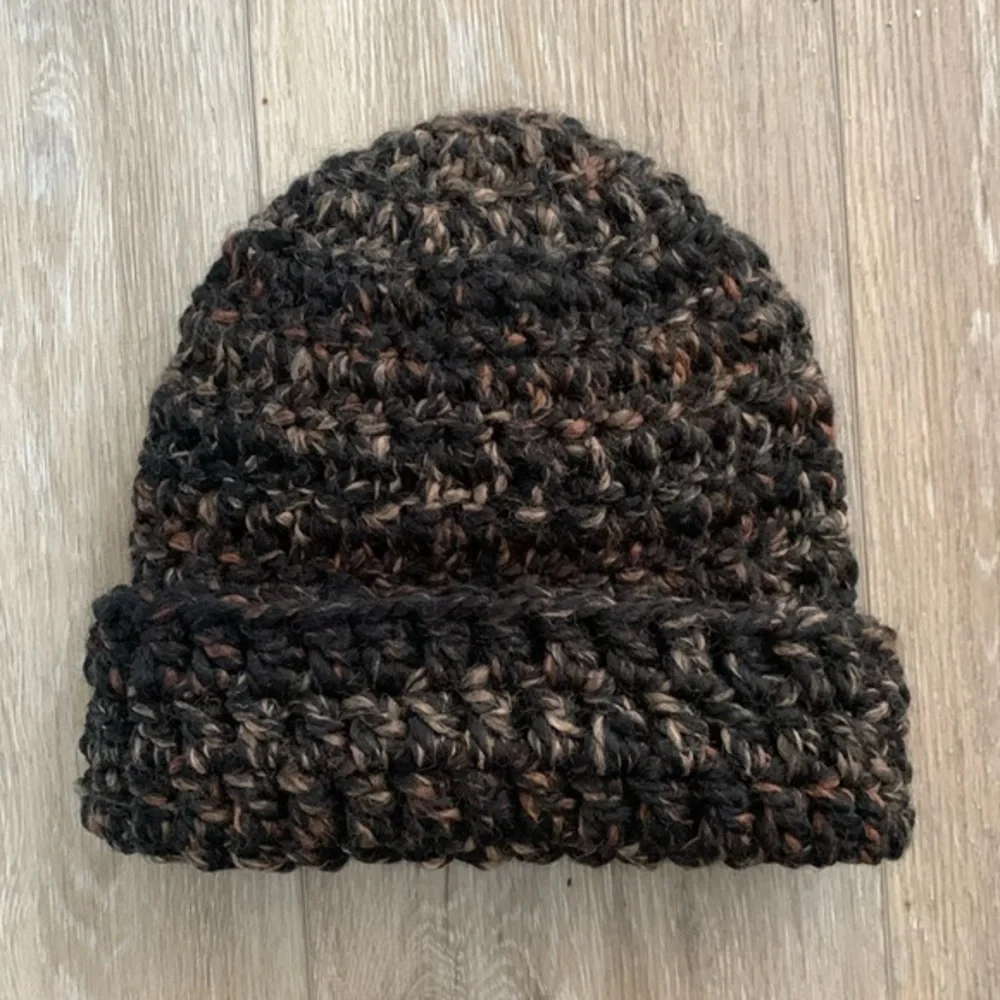 New Chunky Wool Apres Crochet Beanie Black Brown